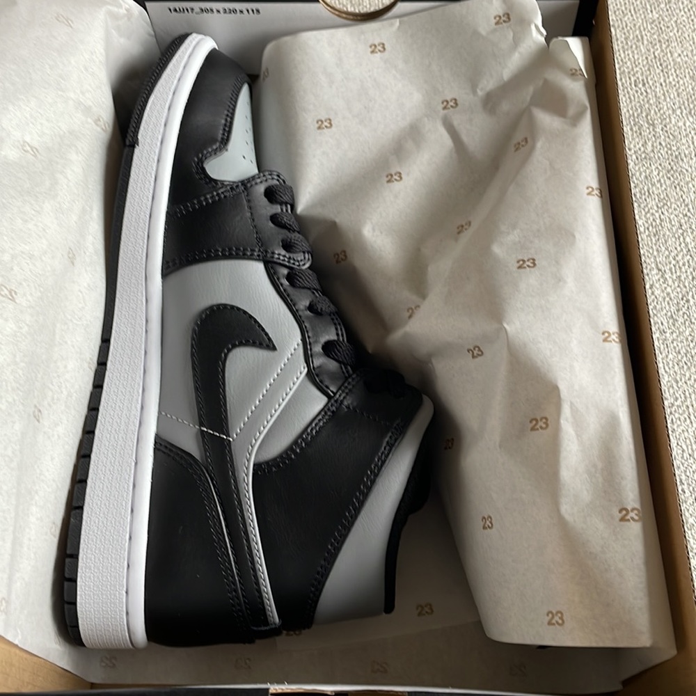 Air Jordan 1 mid